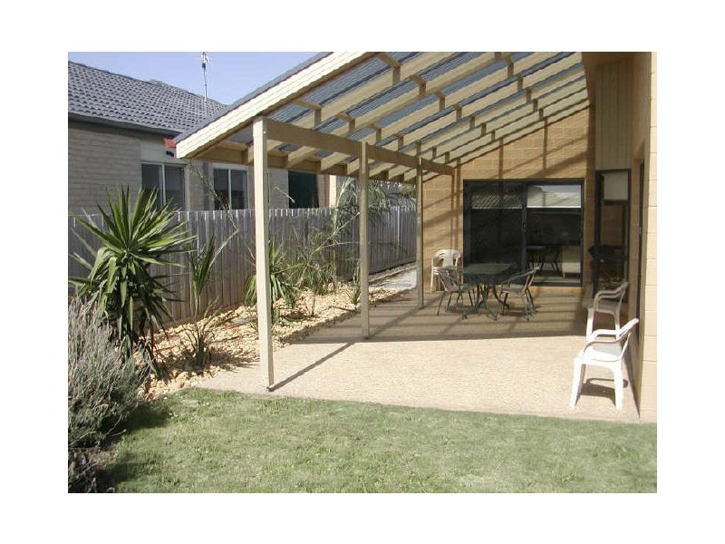8 Endeavour Place, Inverloch VIC 3996