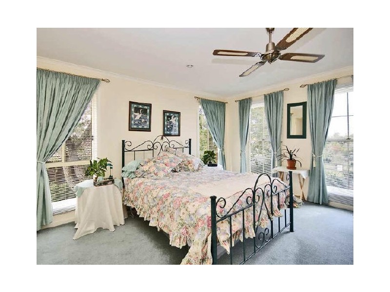 25 Sandymount Avenue, Inverloch VIC 3996