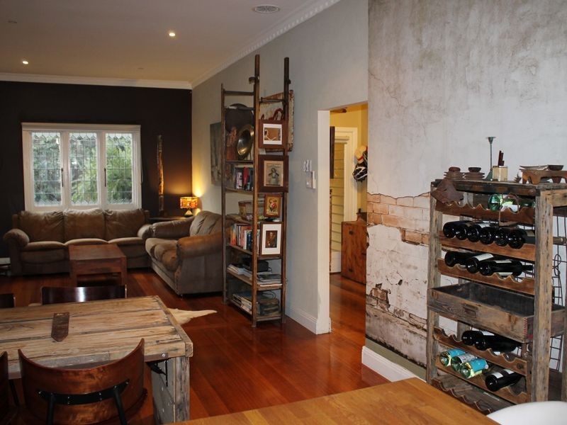 6 Wallace Avenue, Inverloch VIC 3996