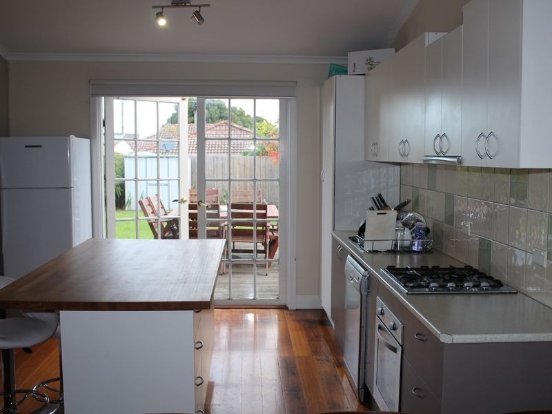 6 Wallace Avenue, Inverloch VIC 3996