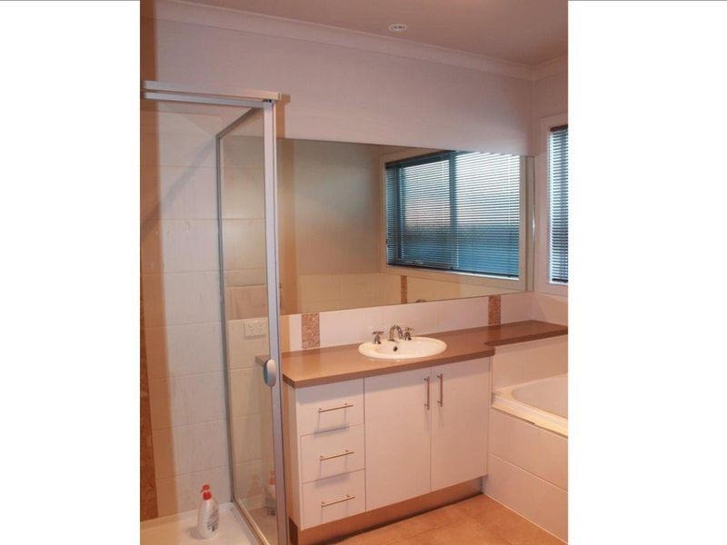 10 Surrey Place, Inverloch VIC 3996