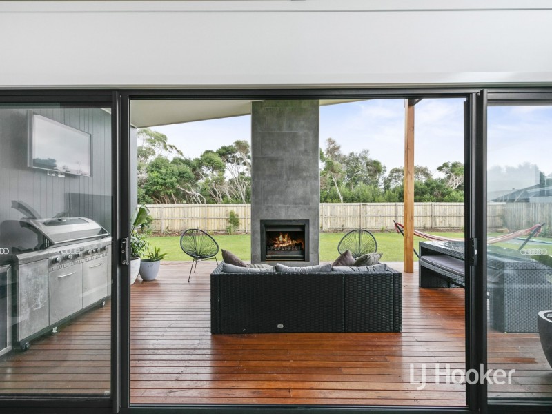 2 Radiata Place, Inverloch VIC 3996