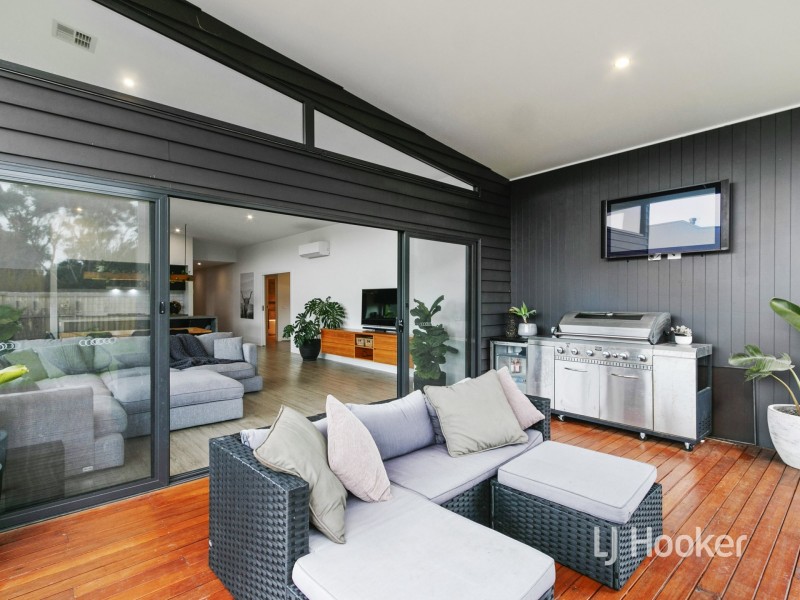 2 Radiata Place, Inverloch VIC 3996