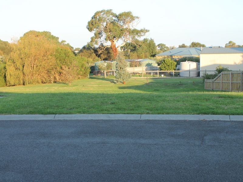 28 Meanderri Drive, Inverloch VIC 3996