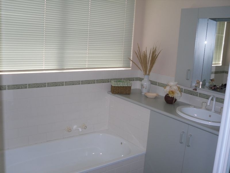 37 Ripple Drive, Inverloch VIC 3996