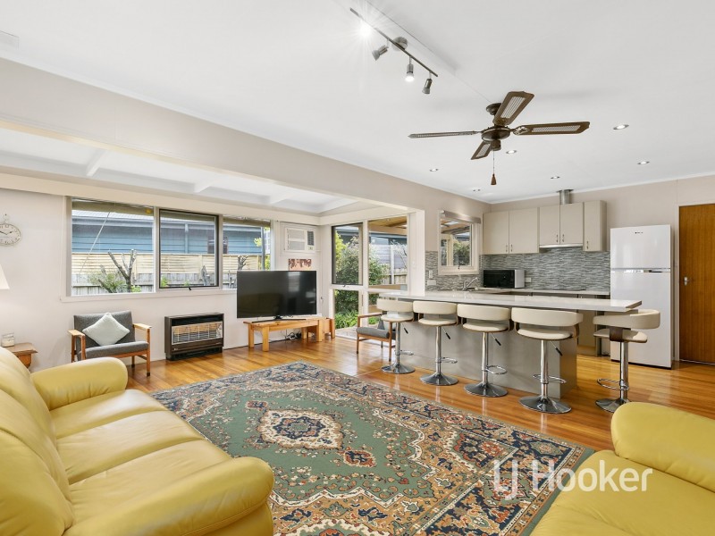 17 Lohr Avenue, Inverloch VIC 3996