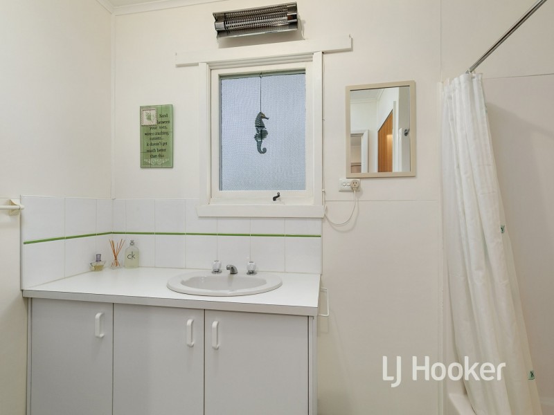 17 Lohr Avenue, Inverloch VIC 3996