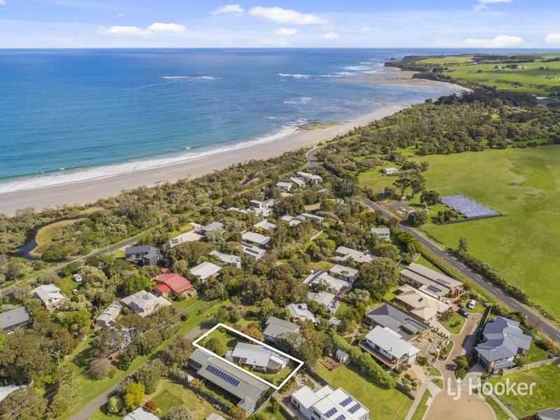 17 Lohr Avenue, Inverloch VIC 3996