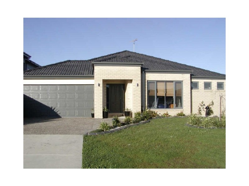 13 Endeavour Place, Inverloch VIC 3996
