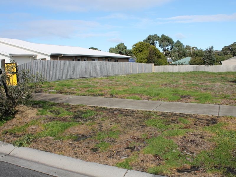 84 Woodland Heath Drive, Inverloch VIC 3996