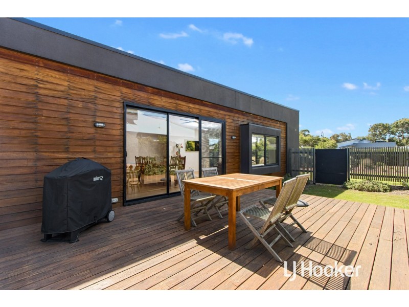7 Paperbark Place, Inverloch VIC 3996