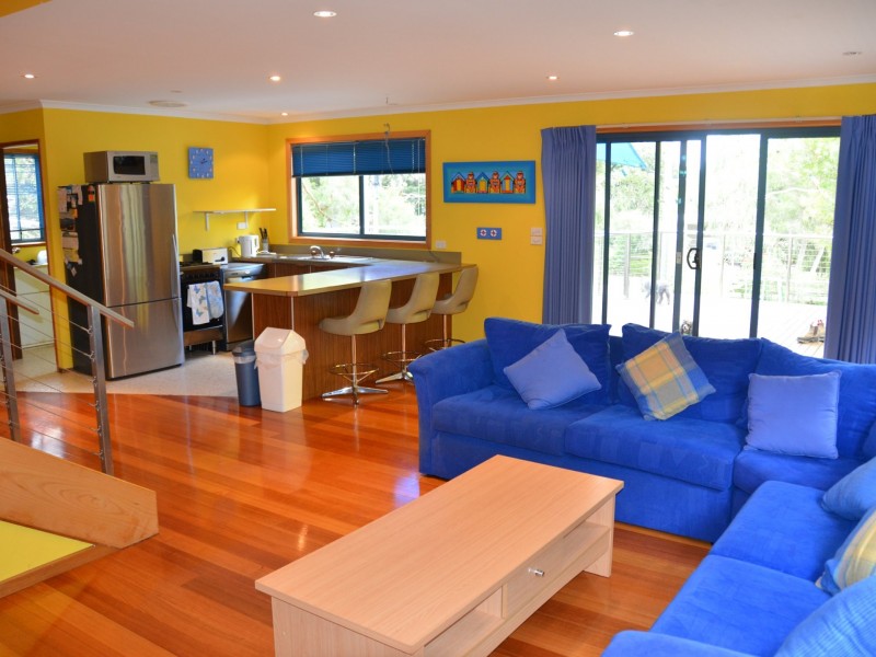 64 Lohr Avenue, Inverloch VIC 3996