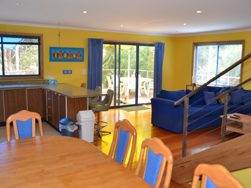 64 Lohr Avenue, Inverloch VIC 3996
