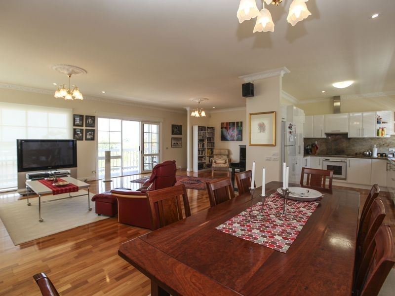 24a Bayview Avenue, Inverloch VIC 3996