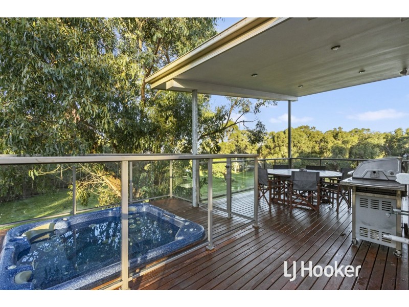 184 Albert Ruttle Drive, Inverloch VIC 3996