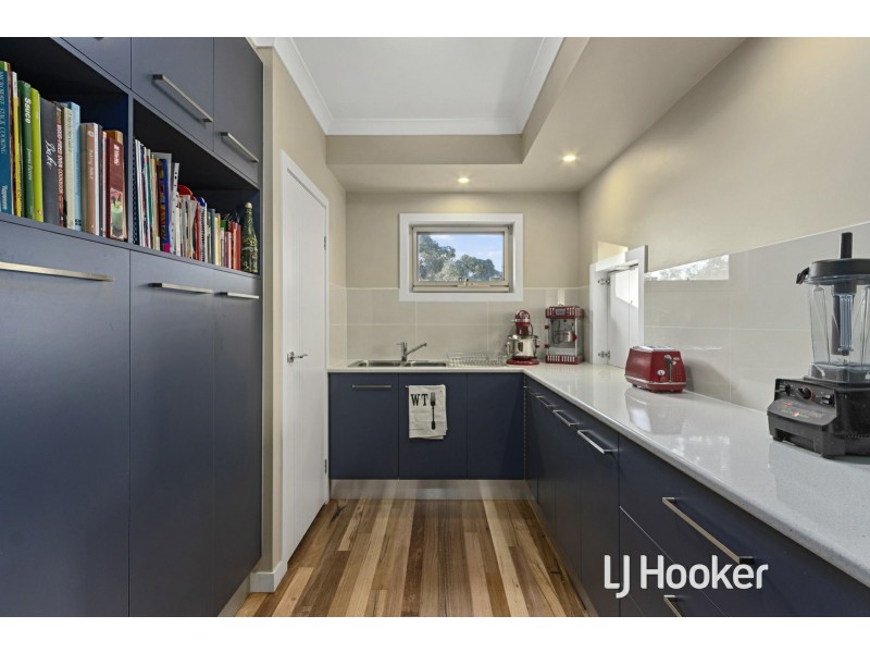 184 Albert Ruttle Drive, Inverloch VIC 3996