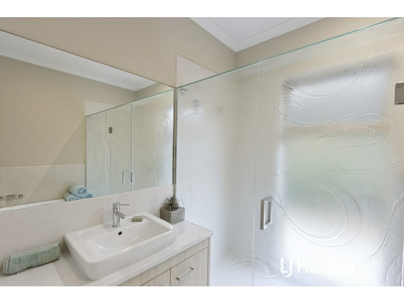 184 Albert Ruttle Drive, Inverloch VIC 3996