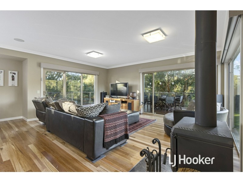 184 Albert Ruttle Drive, Inverloch VIC 3996