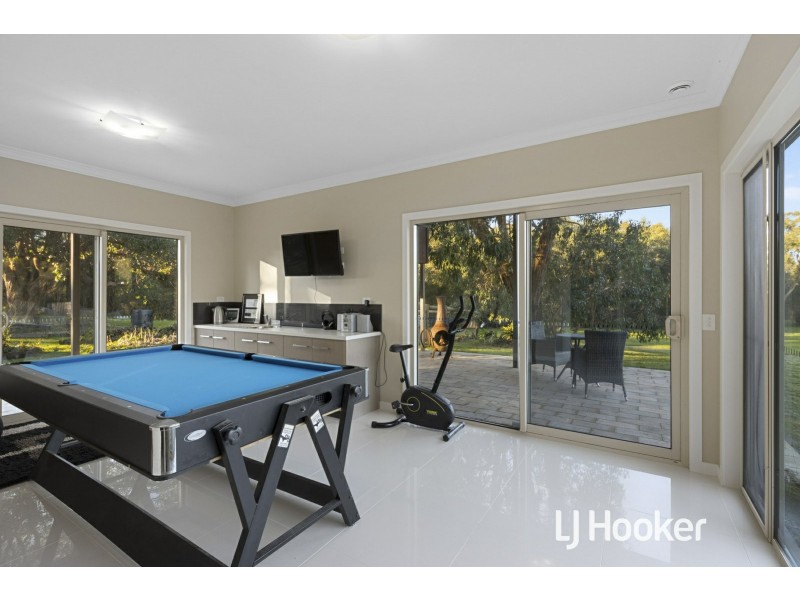 184 Albert Ruttle Drive, Inverloch VIC 3996