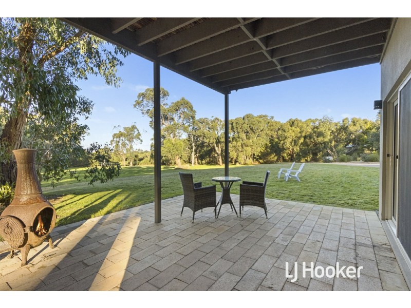 184 Albert Ruttle Drive, Inverloch VIC 3996