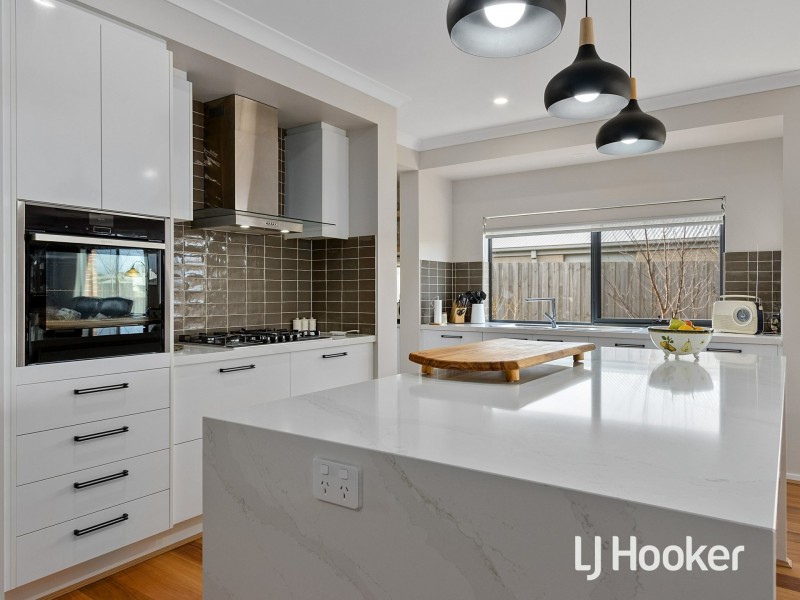 5 Radiata Place, Inverloch VIC 3996