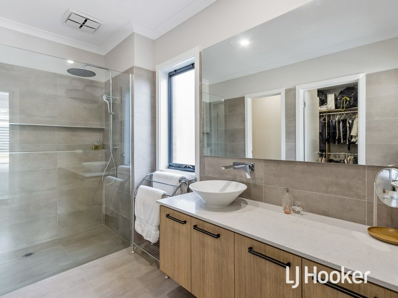 5 Radiata Place, Inverloch VIC 3996