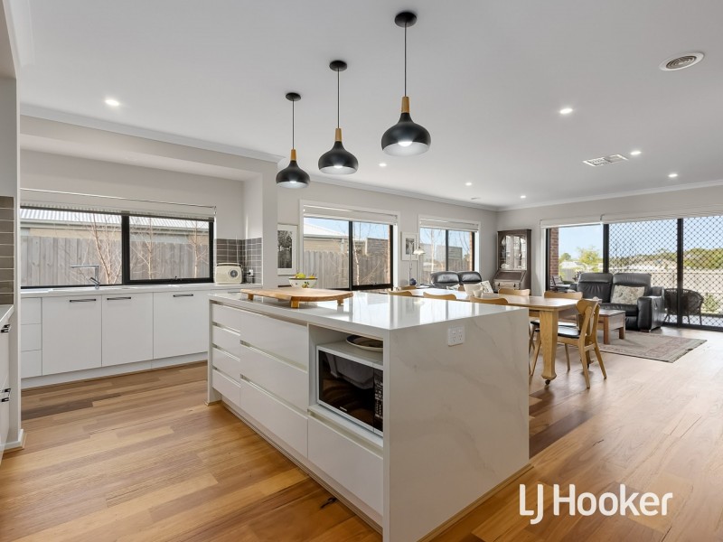 5 Radiata Place, Inverloch VIC 3996