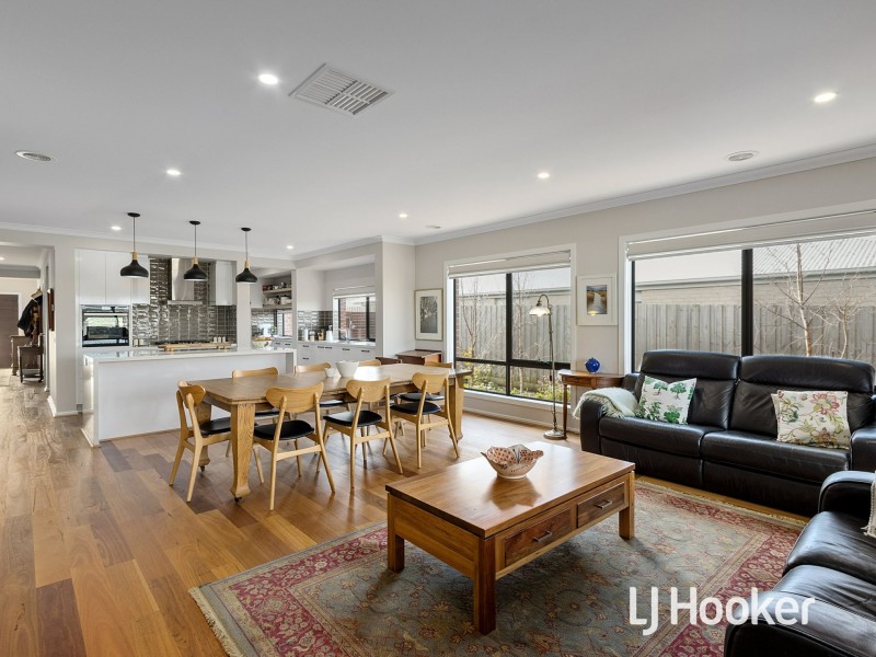 5 Radiata Place, Inverloch VIC 3996