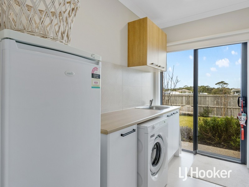 5 Radiata Place, Inverloch VIC 3996