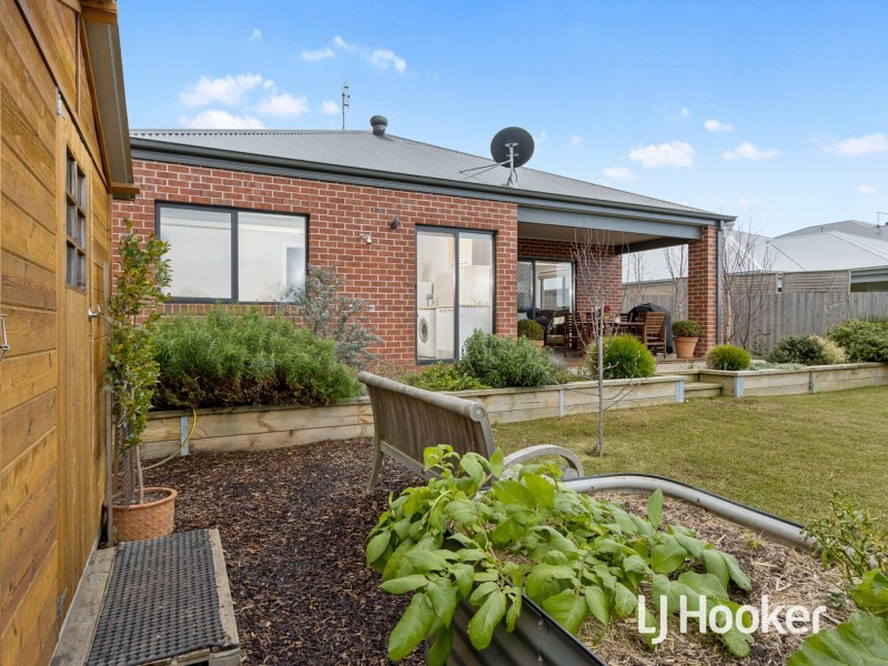 5 Radiata Place, Inverloch VIC 3996