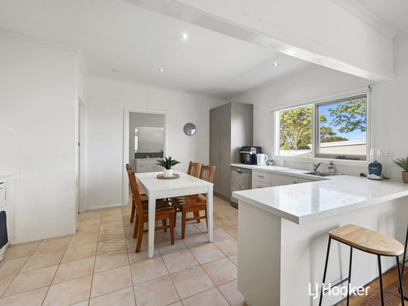 12 Corsair Grove, Inverloch VIC 3996