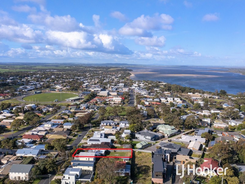 Unit 1/19 Golf Street, Inverloch VIC 3996