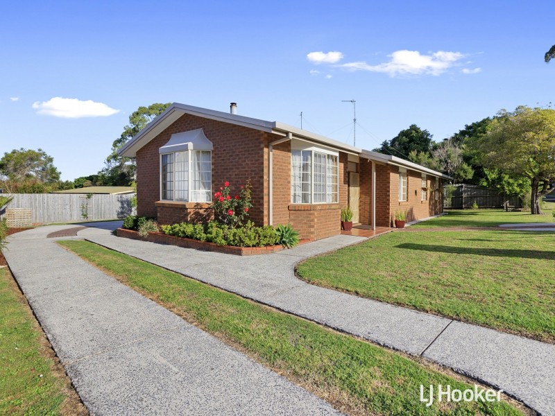 9 The Crescent, Inverloch VIC 3996