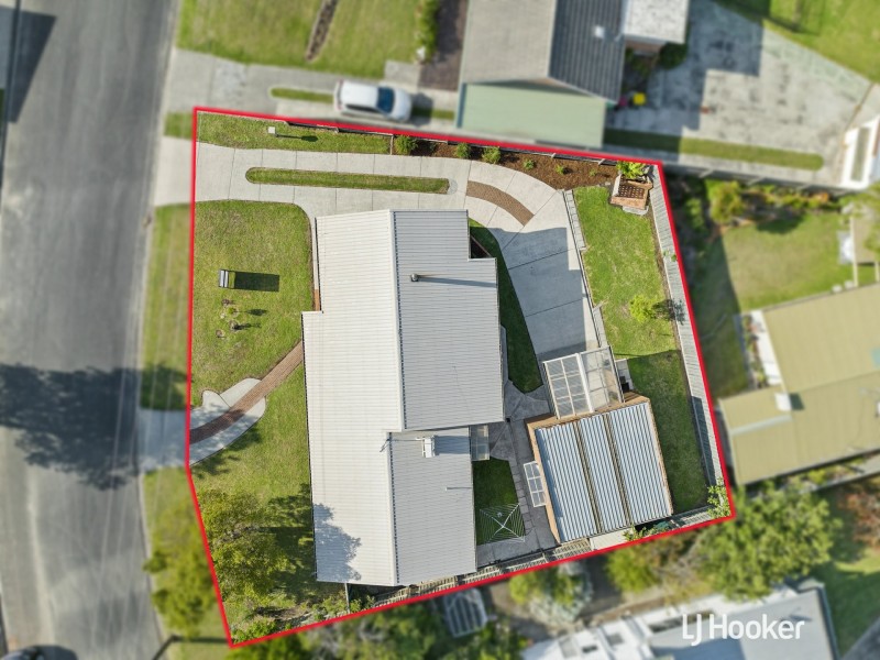 9 The Crescent, Inverloch VIC 3996