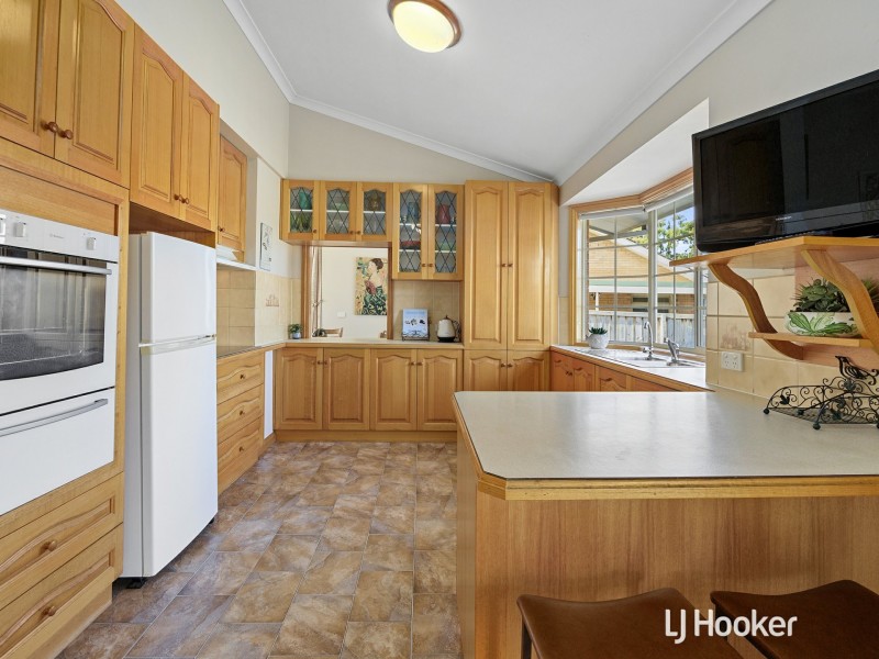 9 The Crescent, Inverloch VIC 3996