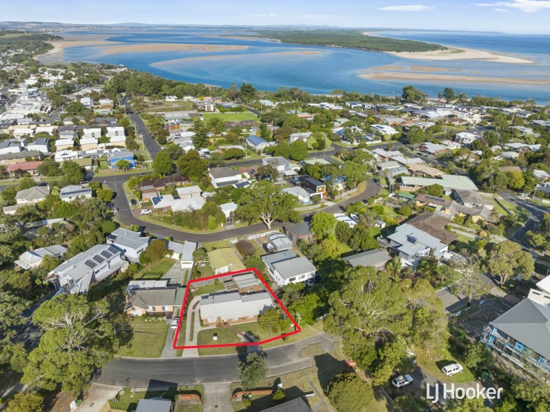 9 The Crescent, Inverloch VIC 3996