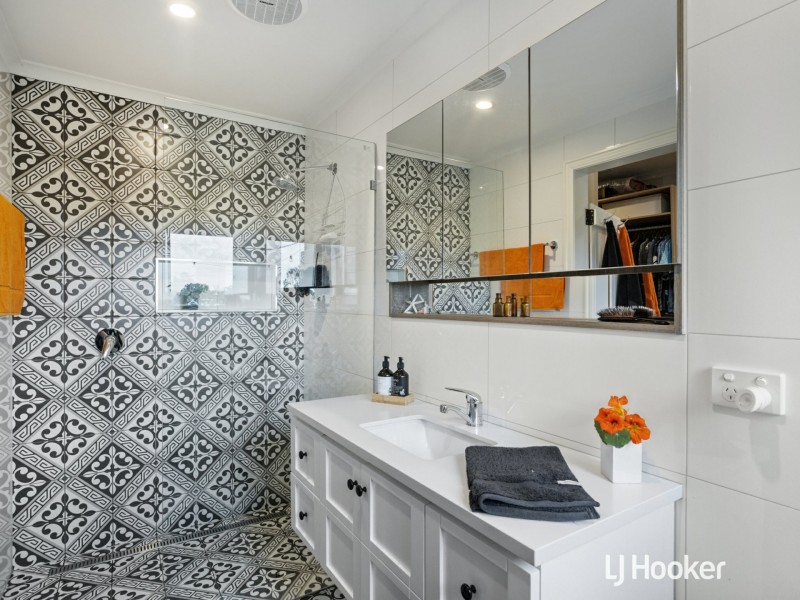 5715 Bass Highway, Inverloch VIC 3996