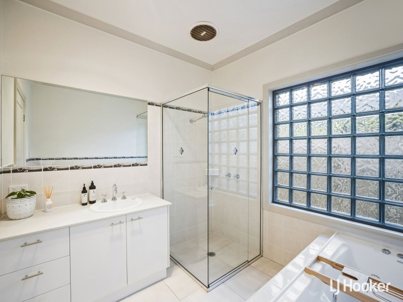 31 Woodland Heath Drive, Inverloch VIC 3996