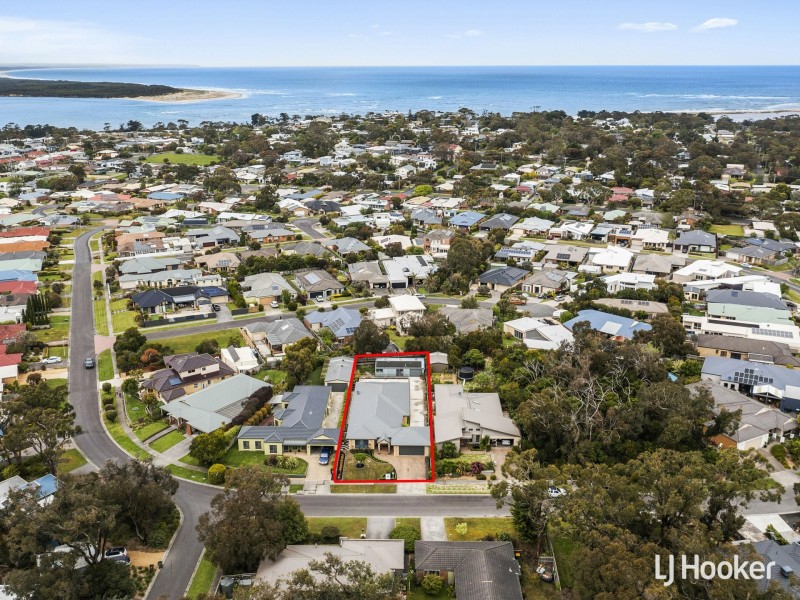 31 Woodland Heath Drive, Inverloch VIC 3996