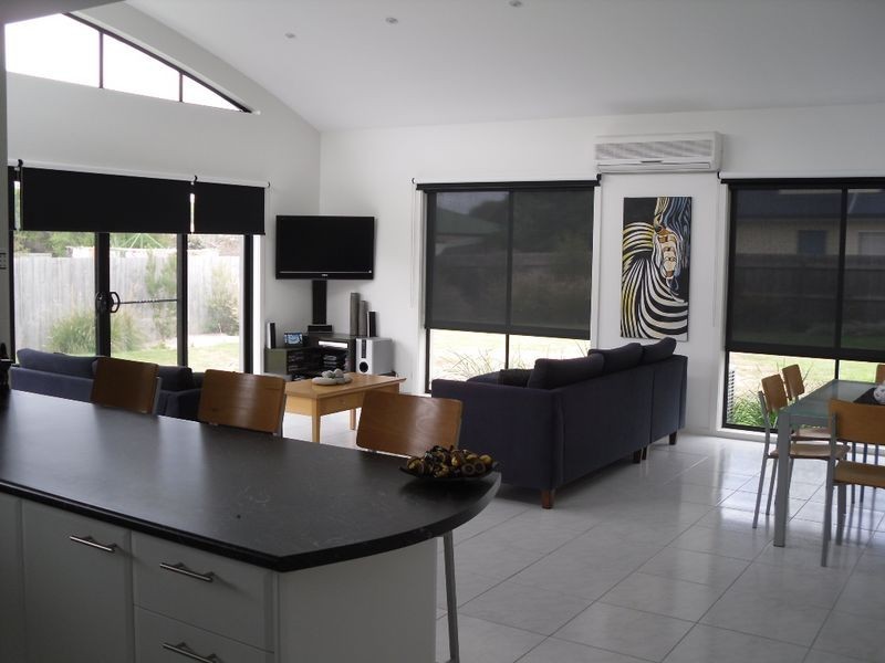 8 Royal Parade, Inverloch VIC 3996