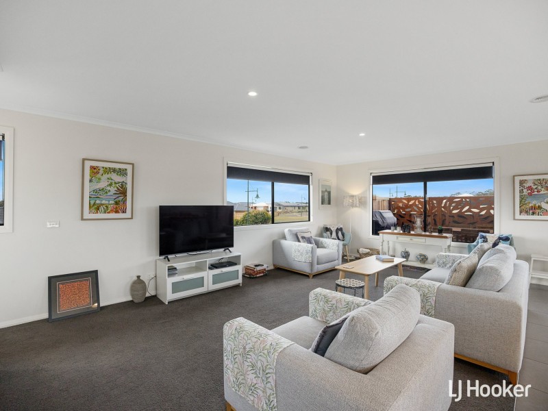 13 Oceanic Drive, Inverloch VIC 3996