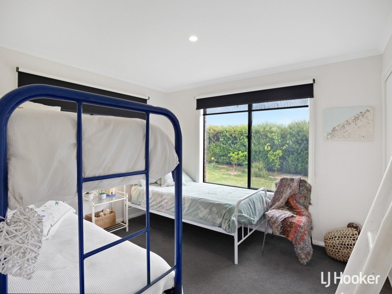 13 Oceanic Drive, Inverloch VIC 3996