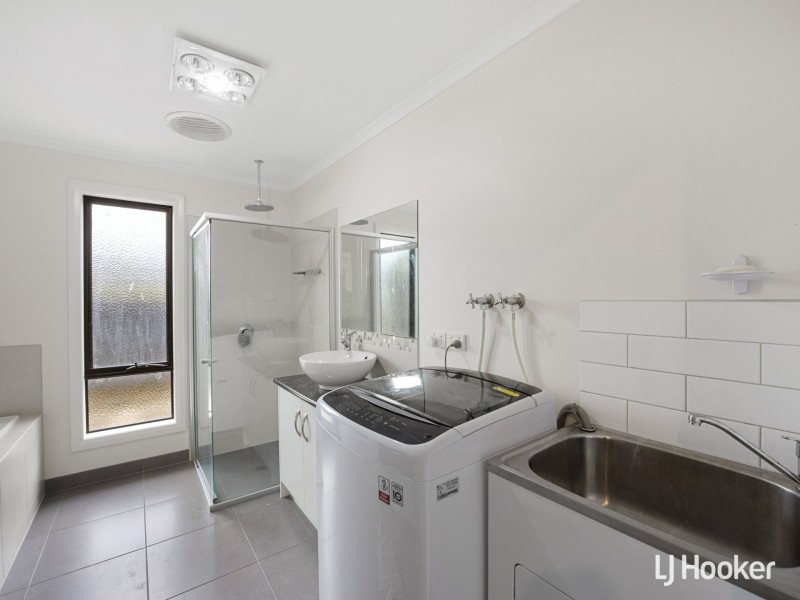 13 Oceanic Drive, Inverloch VIC 3996