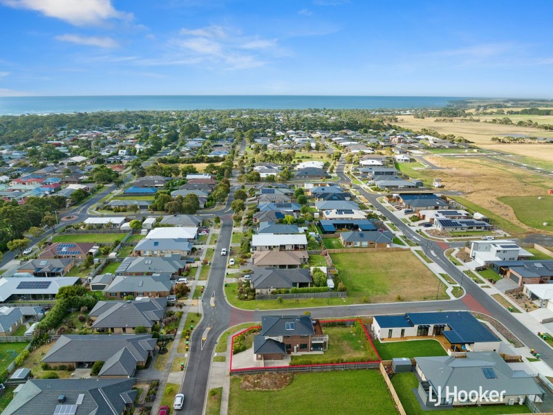 13 Oceanic Drive, Inverloch VIC 3996