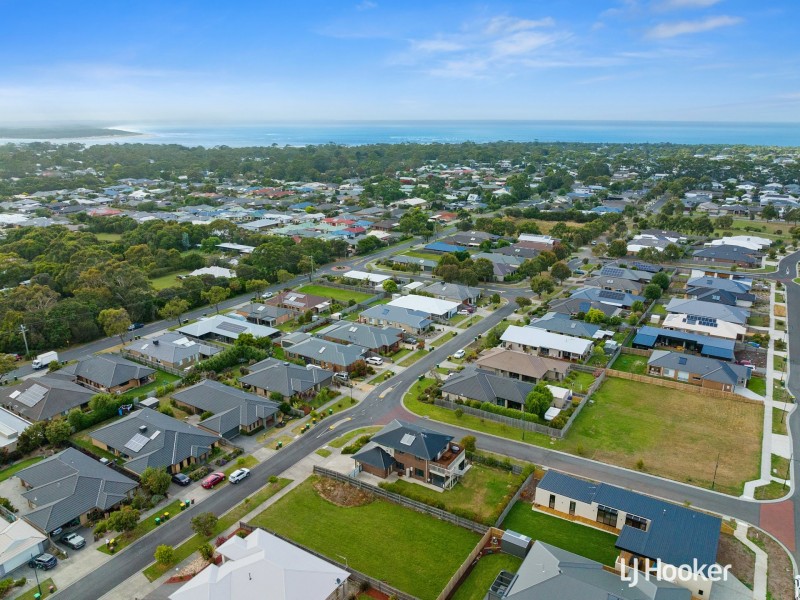 13 Oceanic Drive, Inverloch VIC 3996
