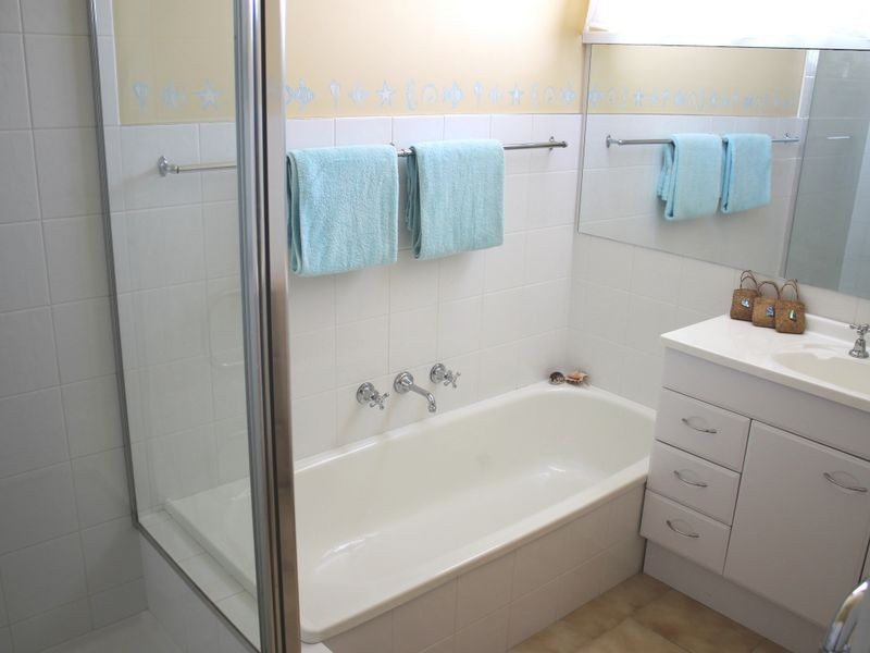 27 Garden Crescent, Inverloch VIC 3996