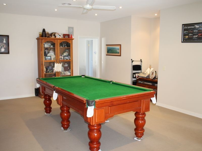 4 Surrey Place, Inverloch VIC 3996