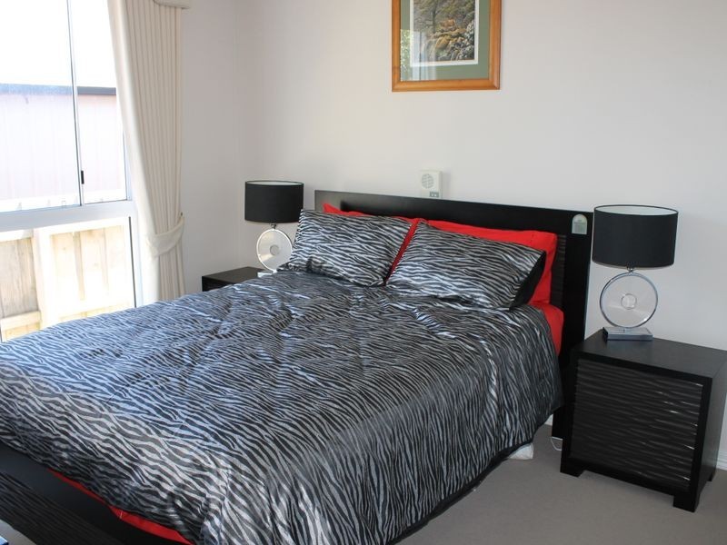 4 Surrey Place, Inverloch VIC 3996