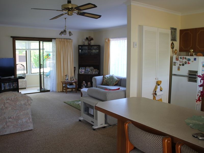 38 Gordon Avenue, Inverloch VIC 3996