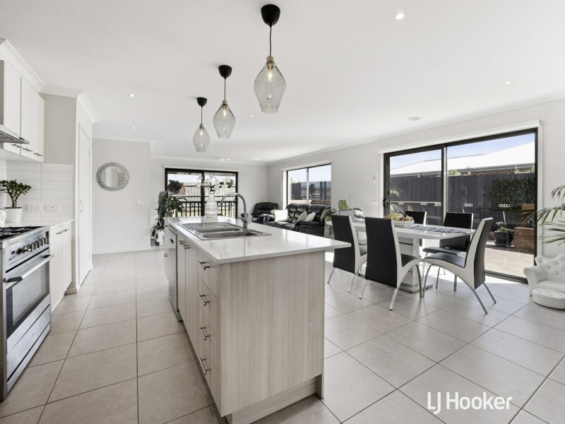 7 Albatross Drive, Inverloch VIC 3996